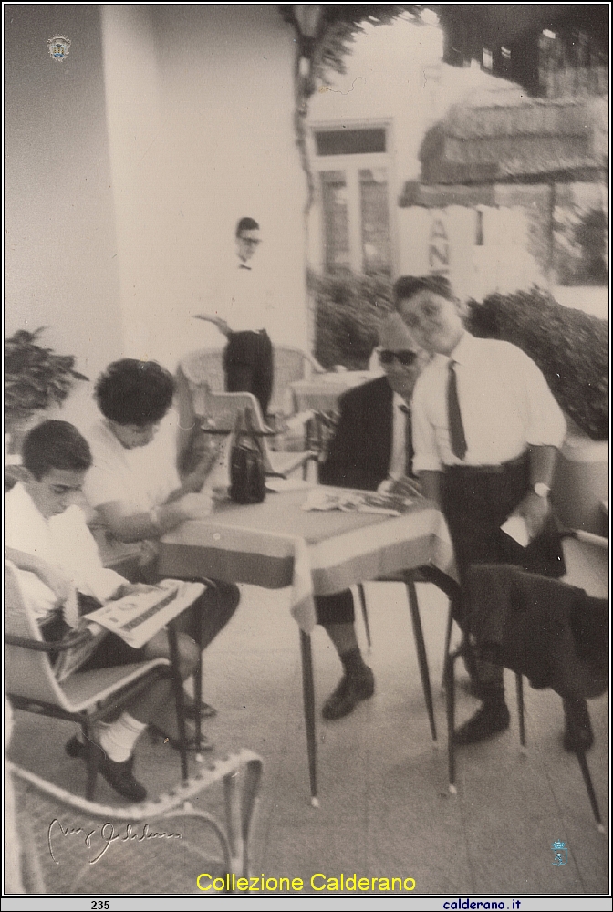 Gianni e Pippo al bar con Ciccillo Santoro.jpg