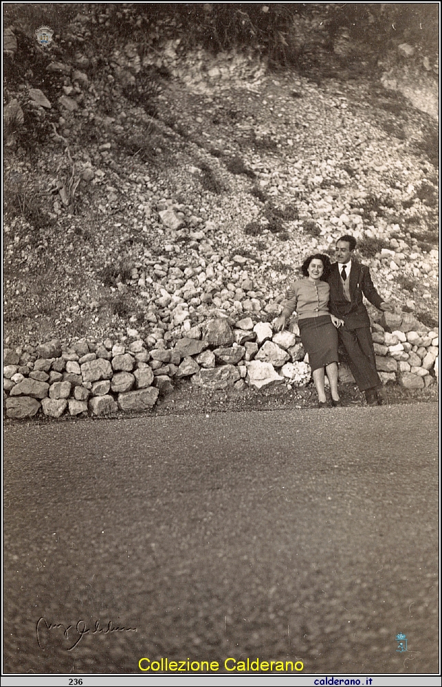 Franca e Biagio Schettino a passeggio.jpg