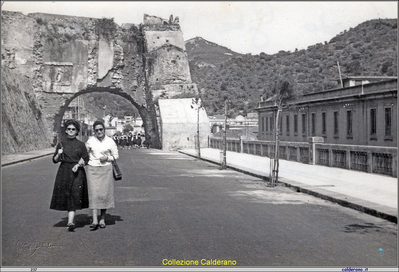 Anna Luongo e Assuntina Avigliano in gita a Messina.jpg