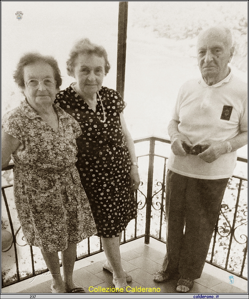 Fratelli Marini D'Armenia Rosa, Gianna e Momino 12.jpg