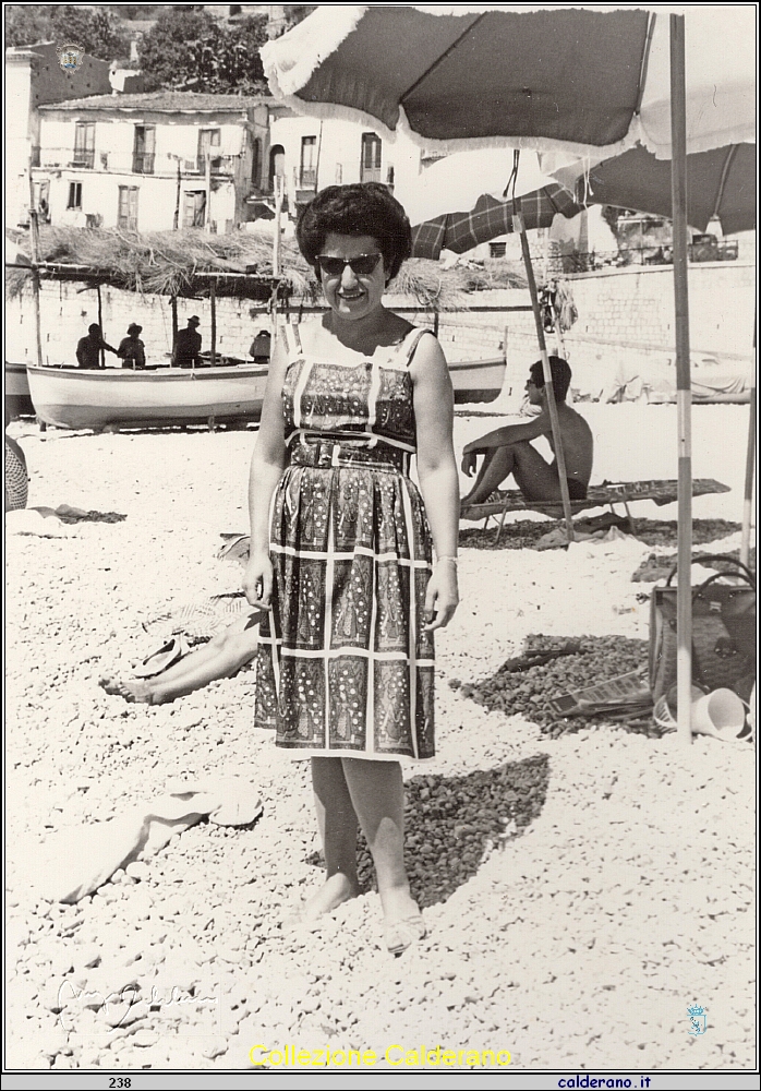 Franca Filato sulla spiaggia del Porto.jpg