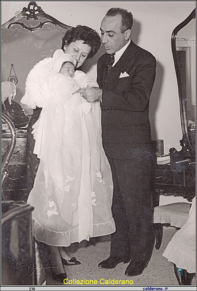 Franca e Biagio Schettino con la figlia.jpg