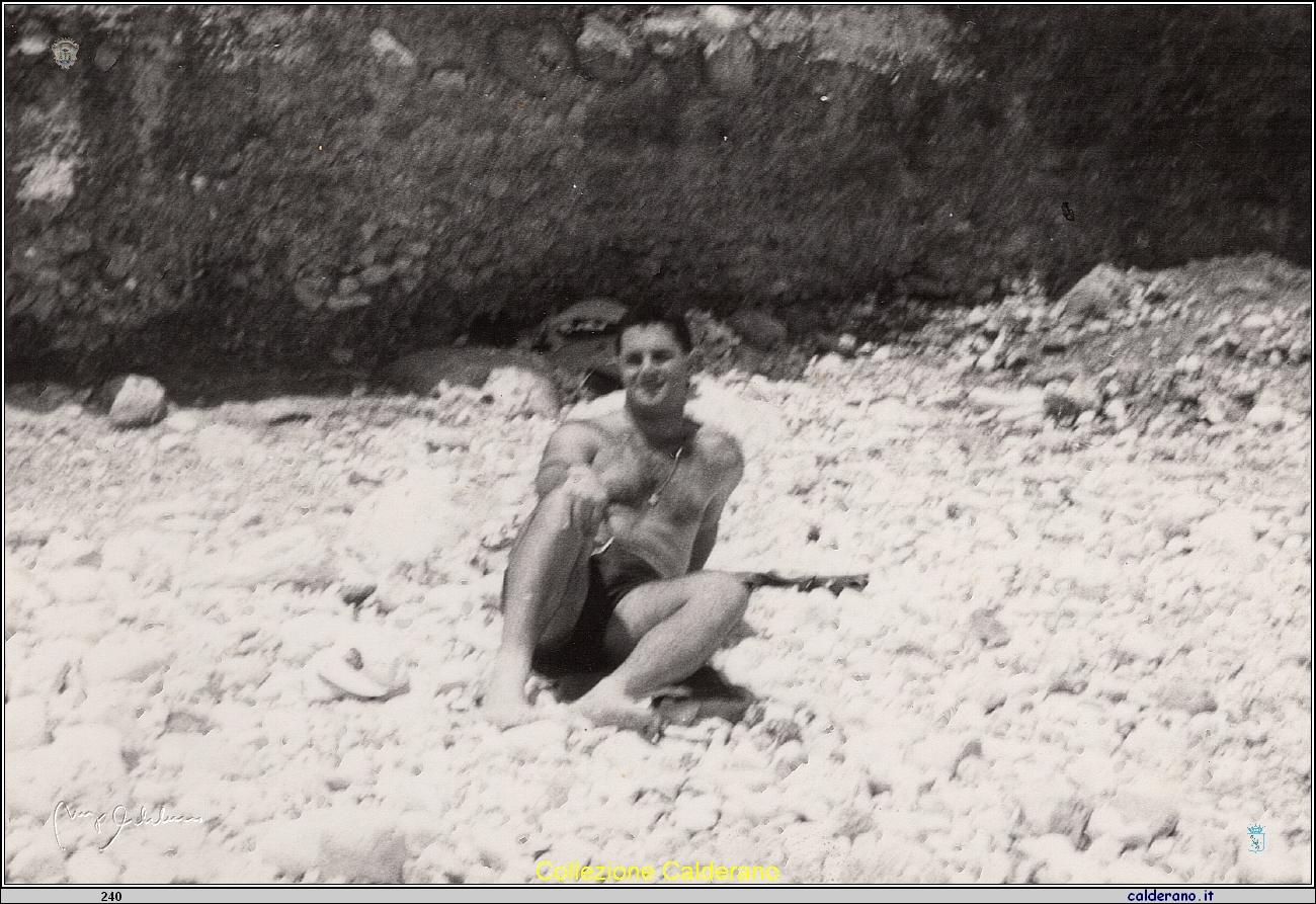 Peppino D'Orlando sulla spiaggia di Fiumicello.jpg