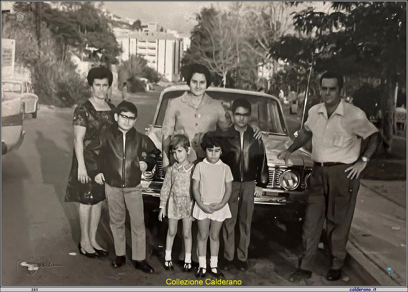 Giannino Schettino in Caracas con la famiglia 1.jpg