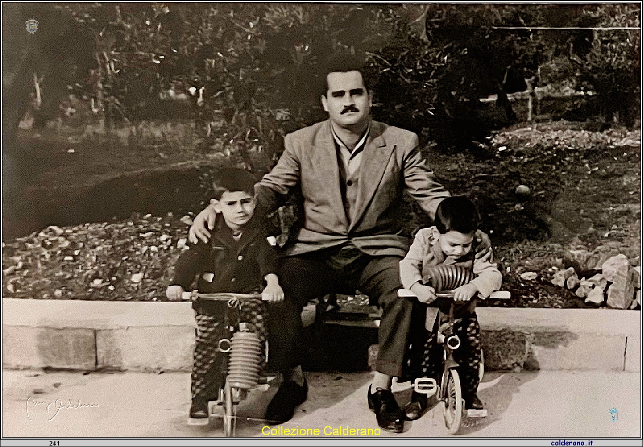 Giovanni Schettino e i figli.jpg