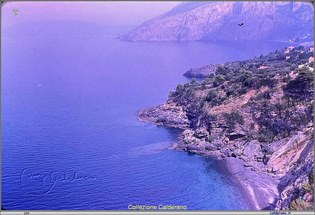 La spiaggia 'u Nastru a Cersuta 1980.jpg