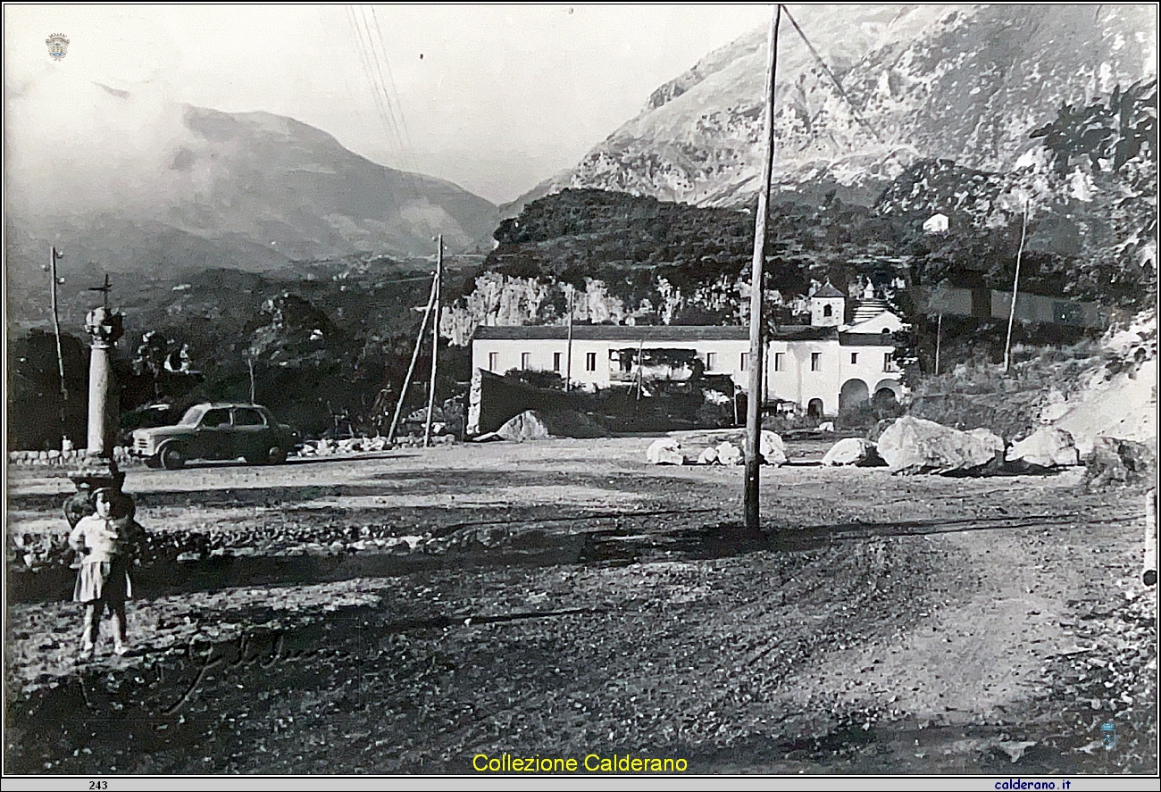 Largo Monastero con la Croce.jpg