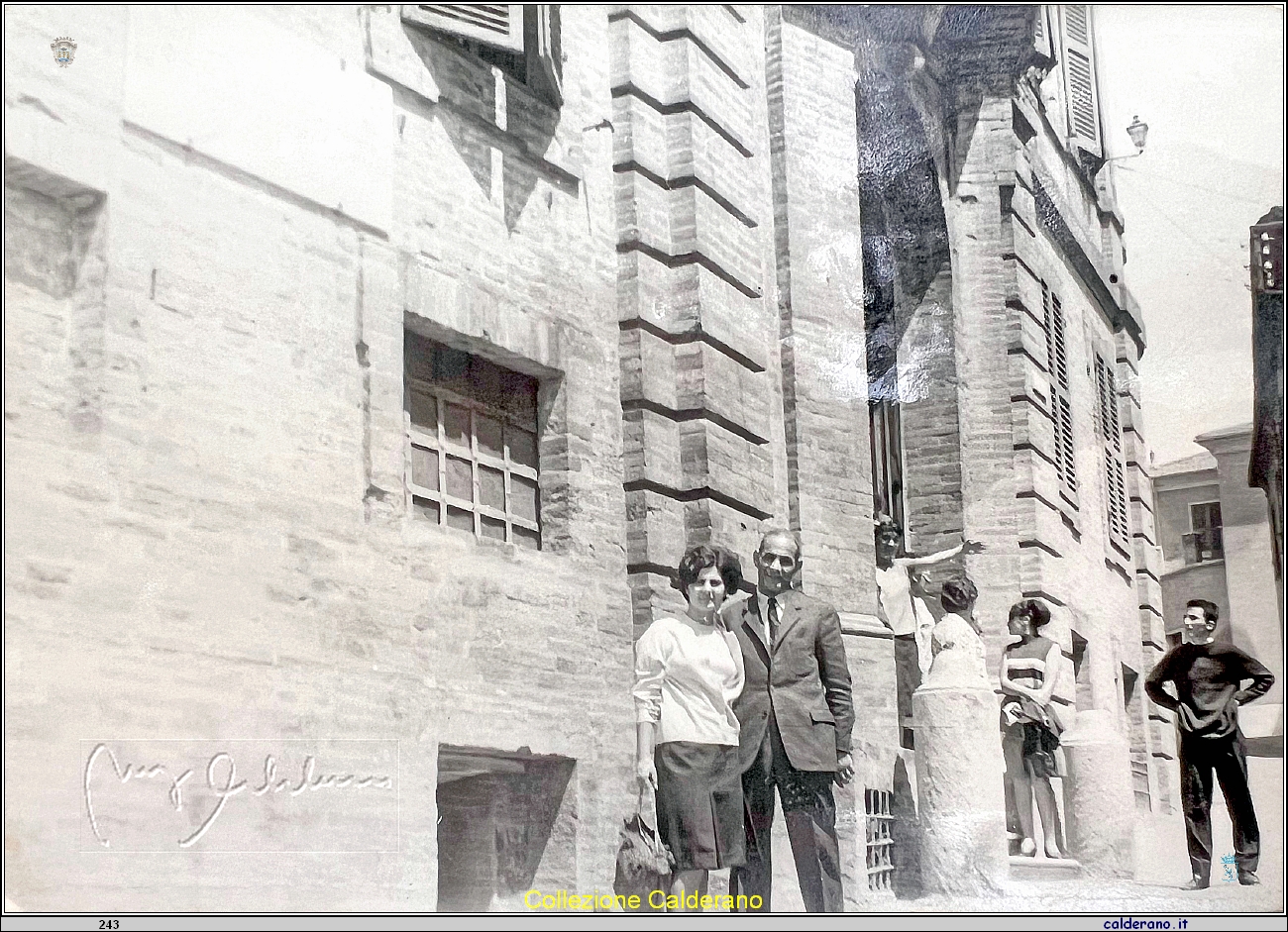 Romana Madonna e Giuseppe Guida a Recanati - 07-05-1966.jpg