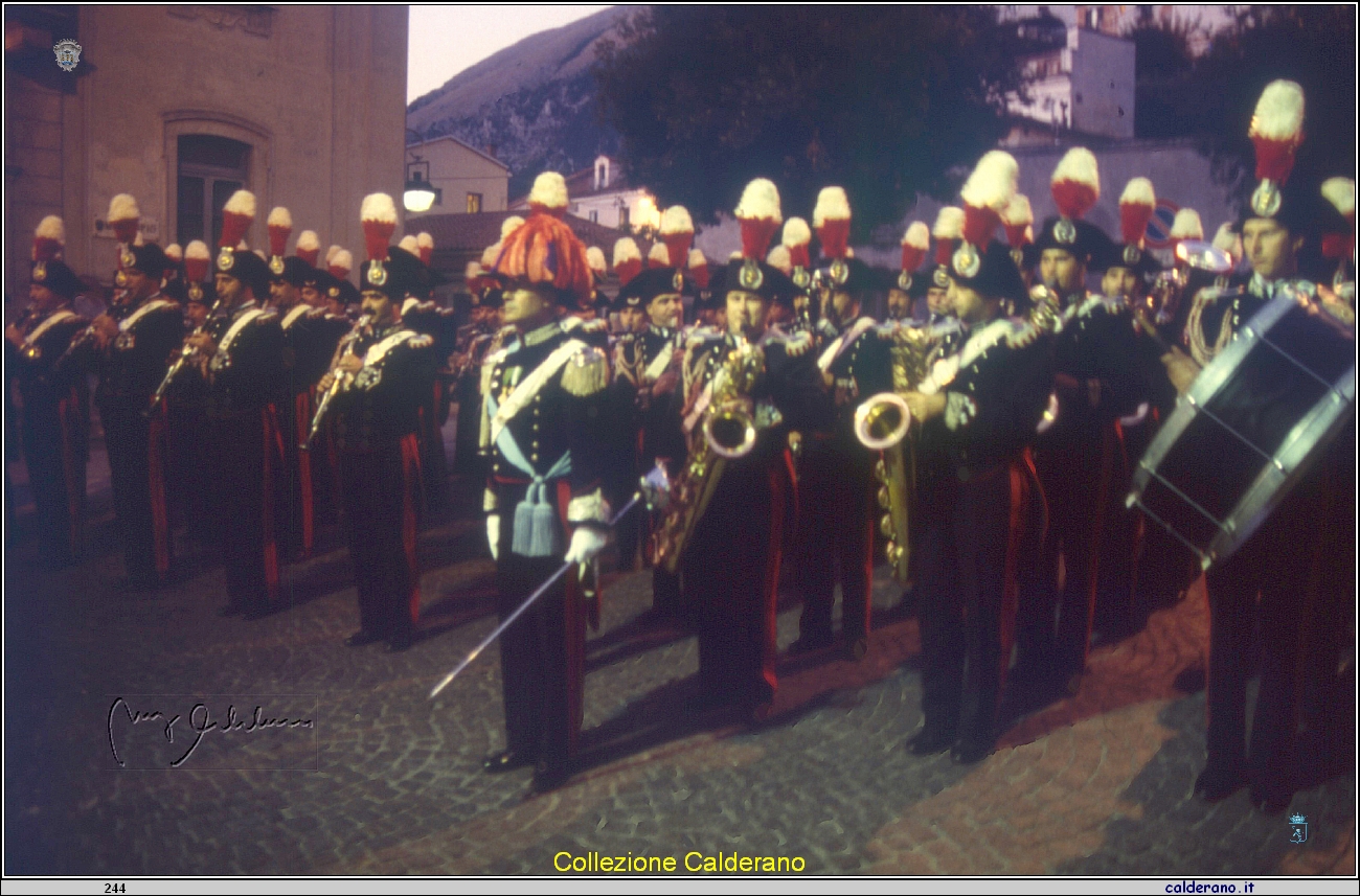 La Banda dell'Arma dei Carabinieri in Piazza Vitolo 1996.jpeg