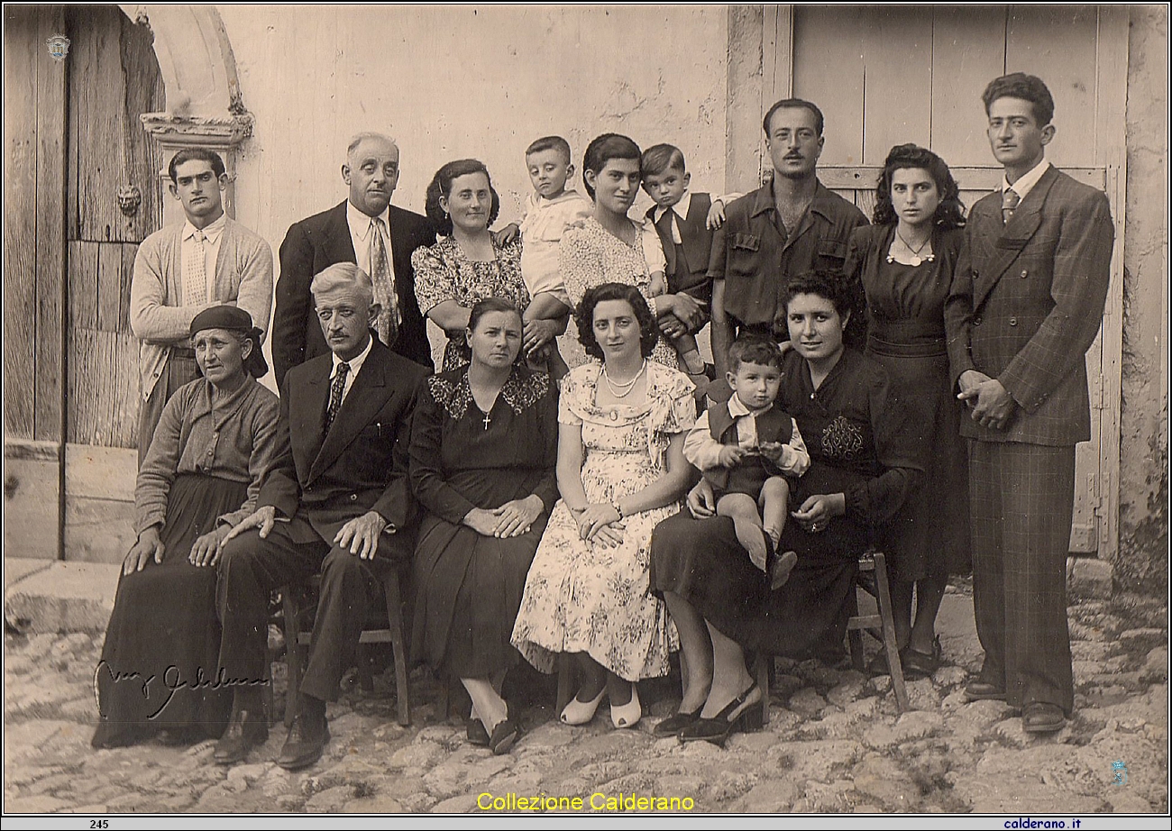 Famiglia Brando 1949.jpg