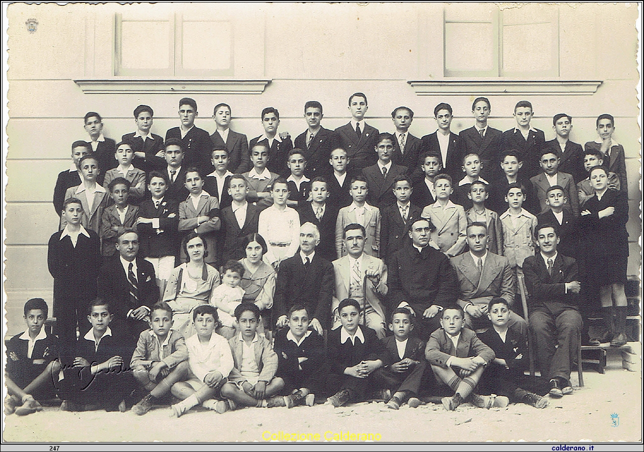 Allievi e insegnanti del Convitto Lucano - Anno scolastico 1936-37.jpg