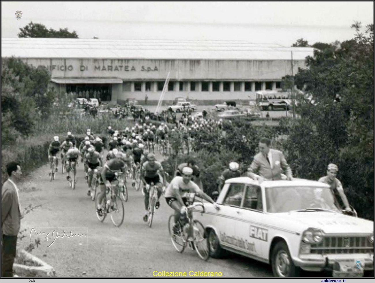 Partenza del Giro d'Italia dal Lanificio - 1965.jpg