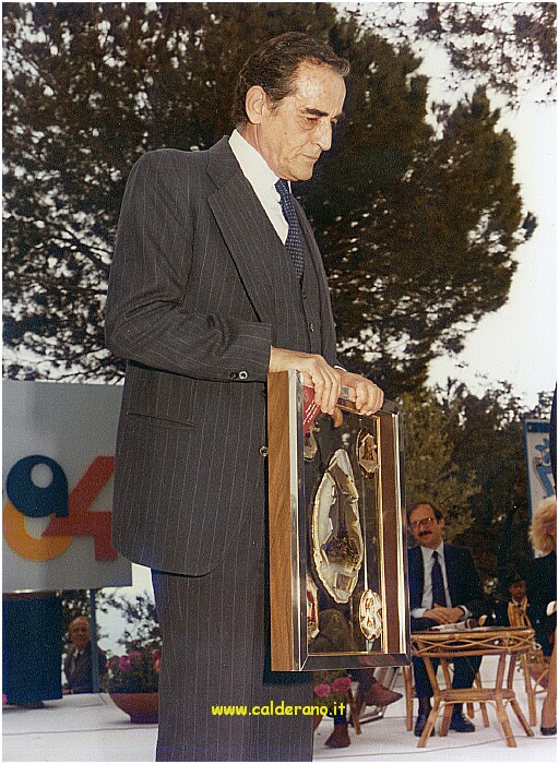 Vittorio Gassman 1984.jpg