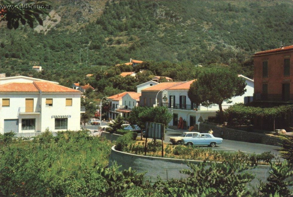 Cartolina Villaggio verde-azzurro.jpg