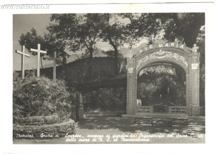 Grotta di Lourdes.jpg