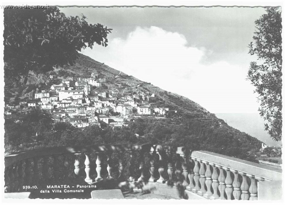 Maratea  panorama dalla villa comunale.jpg